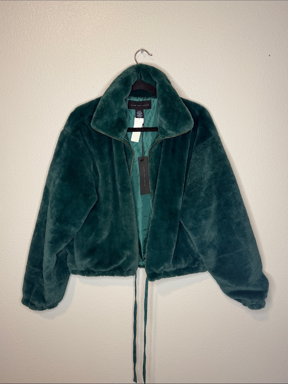 Know One Cares from Pink Forest Green Plush Cropped Teddy Jacket large (bin14)
